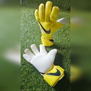 Goalkeeper Gloves Nike Size 9